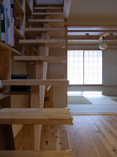 ロフトへ上がる階段