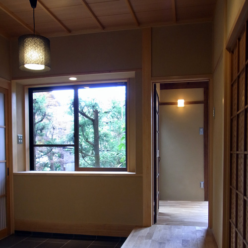 まるで旅館や料亭のような玄関
和風な仕上がりで雰囲気があります