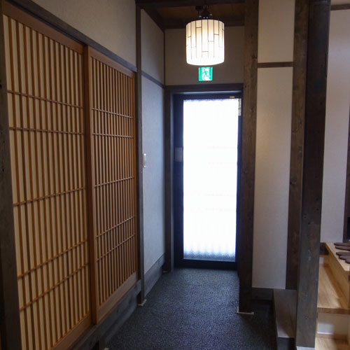 1階は土間を中心とした空間