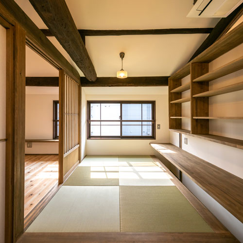 2階共有ｽﾍﾟｰｽ
座る高さで畳敷きの床を設置
家族の「たまり場」となります。