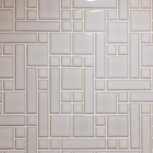 キッチンタイル
白壁に合わせて白を採用しましたが
特徴のある貼りパターンにしました。